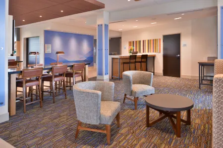 Holiday Inn Express & Suites OLATHE WEST by IHG