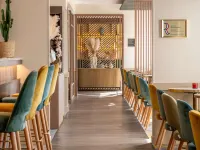 Mercure Le Mans Batignolles - Hôtel & Spa - breakfast