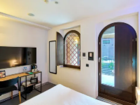 ホテル メリベア バイ ガイアルームズ サラマンカのホテル