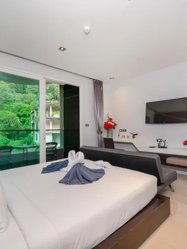 รูปภาพของET619 Patong cozy studio- Condo with pool, parking