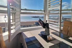 2 Bed Apt - Sea Views Seafront Location & Parking