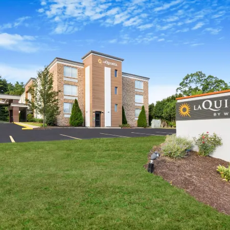 La Quinta Inn & Suites by Wyndham Sturbridge