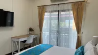 Elegant Holiday Home in Choeng Thale, Phuket with Garden View - Бунгало