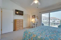 Cape San Blas Gem: Walk to Beach & Pool! - Balkoner