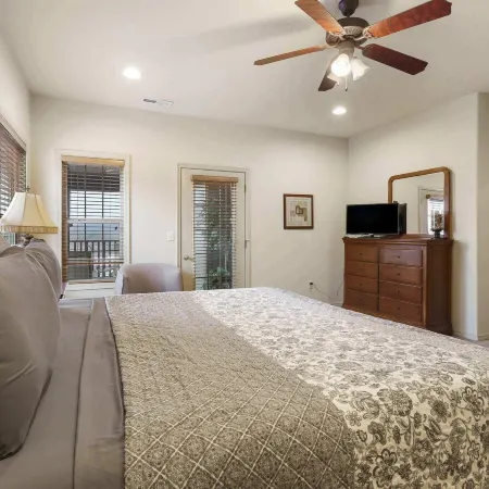 Rest Nest in the Heart of Ozark's Nature!