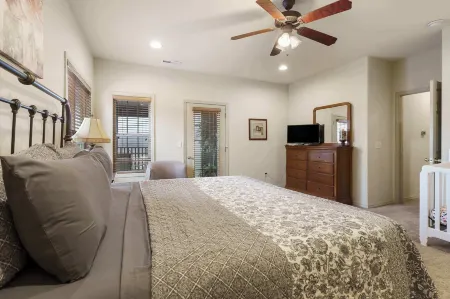 Rest Nest in the Heart of Ozark's Nature!