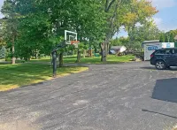 Pewaukee Lake House Rental: 4 Bedrooms, 2.5 Baths, Pier, Pontoon,Family Friendly Hotel di Waukesha County