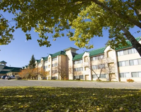 Amenida Residences Calgary カルガリーのホテル