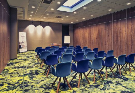 머큐어 옐레니아 고라 실내 수영장