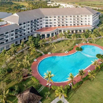 Vinpearl Cua Hoi, Affiliated by Meliá Hotels near Bãi Tắm Cửa Lò
