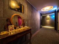 Lanuit Hotel Hoteles cerca de Parque Wau