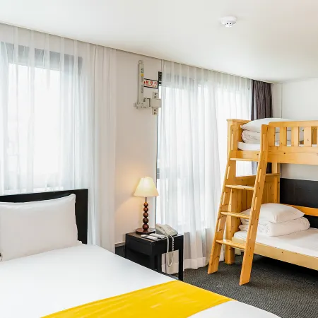 Seogwipo Hills Hotel Отели рядом с достопримечательностью «Парк развлечений Seri World»