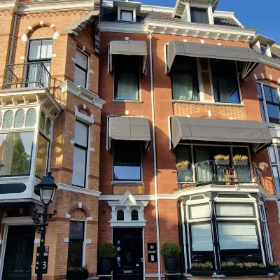 ريزيدينز ستادسلوجيمينت Hotels near لوسداينِن