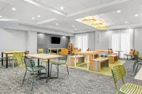 Spark by Hilton Mechanicsburg