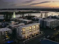 Luxury 5-floor Unit with Ocean Views near Beach