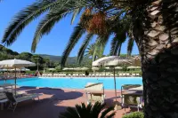 Residence le Acacie - مسبح
