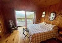 Tara's Treehouse: Another Day in Paradise - Views of the Mountain & Lake Burton