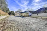 Mtn-View Home w/ Game Room - Near Atv Trails! - 3 étoiles