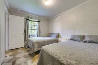 Cozy Cassopolis Cabin, Near Parks and Golfing! Hotels near Wounded Minnow Saloon