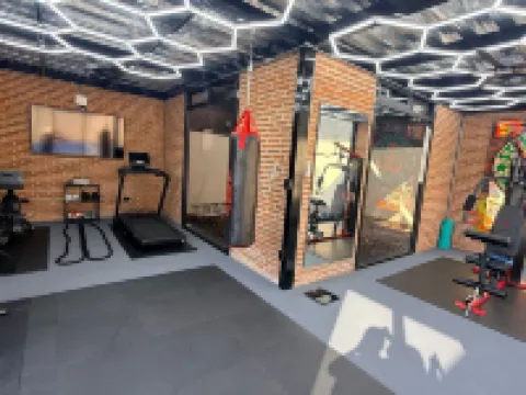 Ajijic 1 Bedroom Guesthouse -Walk To Everything -Patio -Bikes - Pickleball Court Hotels in Chapala