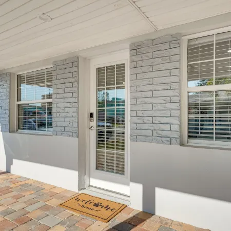 Madeira Beach Condo w/ Patio, Walk to Gulf!
