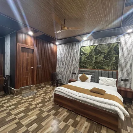 Hotel Shri Dauji Maharaj Palace