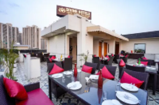 Divine Hotels & Banquets