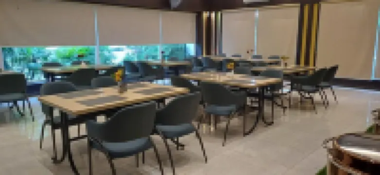 D Wayfarer Inn Resort