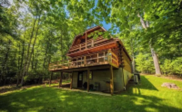 Hidden Gem in the woods with hot tub