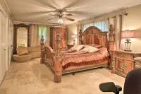 Huge Home! Close to All! Big Enclosed Yard! Park 6 - Homestays
