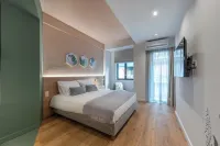 Corto Maltese Boutique - Condos