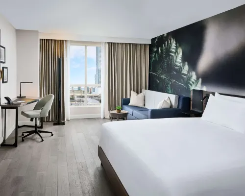 The Novotel Toronto Centre Hotels near Scotiabank