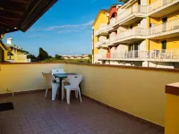 Bright apartment with two lovely terraces Các khách sạn ở Eraclea