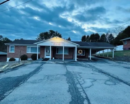 Charming 2-Br Basement Apartment, Central to National Park, Close to Interstate