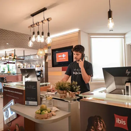 Ibis Porto Centro São Bento Отели рядом с достопримечательностью «Се»