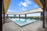 Cambria Hotel Orlando Near Universal Theme Parks - Pool