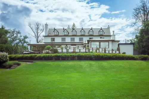 Auberge Willow Inn Hotels in Dorion