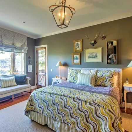 Bryson City Condo w/ Spectacular Views & Amenities