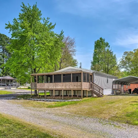 Cozy Hardin Retreat w/ Lake Kentucky View!