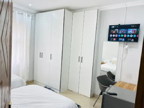 P Wake Luna Guesthouse Hotels in 