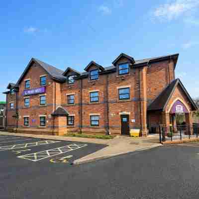 Premier Nights Standish Hotel Exterior
