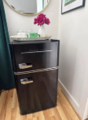 Spacious guesthouse located in the heart of Weatherford.