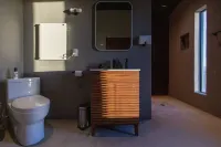 Off-Grid, Modern Cliff House