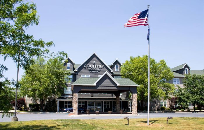 Country Inn & Suites by Radisson, Carlisle, PA