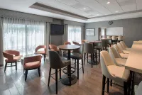 Hampton Inn Boston Logan Airport - bar