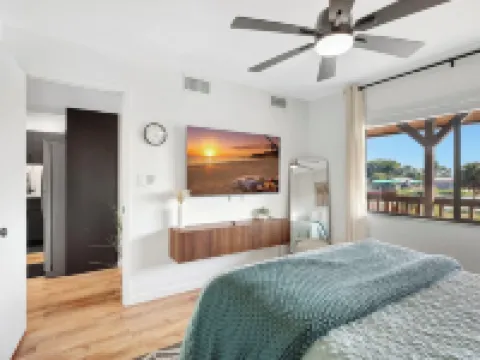 Lake View -Fresh & New-Bass N Sun-Pool-King Bed Hotels in Clewiston
