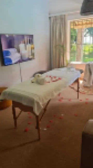 12 Saddleback Village