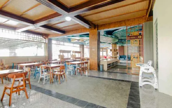 Azana BeSt Hotel Batu 餐飲 Photos