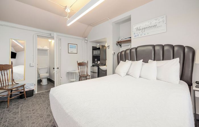 Deep Water Inn