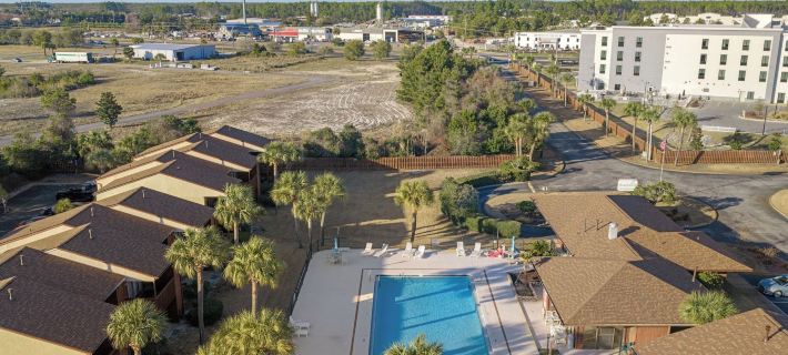 Sandbar Serenade by Avantstay Beachside Home + Pool + Tennis Court + Beach Access + Near Pier Park Ξενοδοχεία στην πόλη Bay County